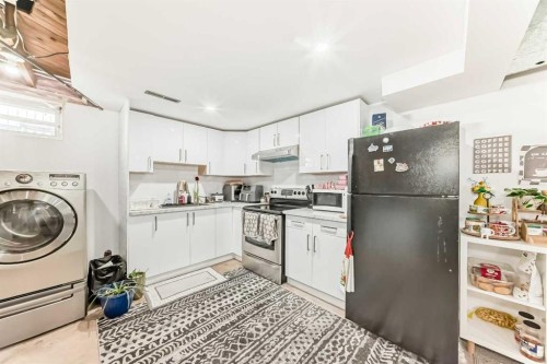5104 Marshall Road Ne, Calgary, AB - Indoor Photo Showing Laundry Room