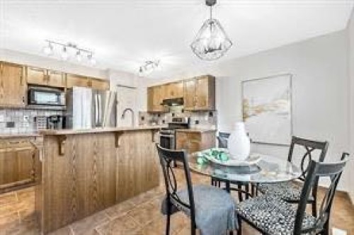 105 Cimarron Park Circle, Okotoks, AB - Indoor