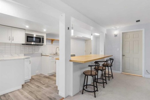 630 69 Avenue Sw, Calgary, AB - Indoor Photo Showing Kitchen
