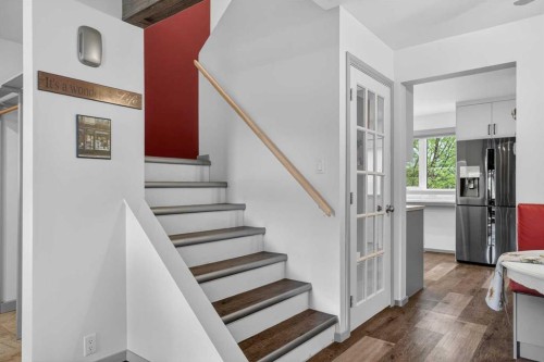 23 Bermuda Place Nw, Calgary, AB - Indoor Photo Showing Other Room