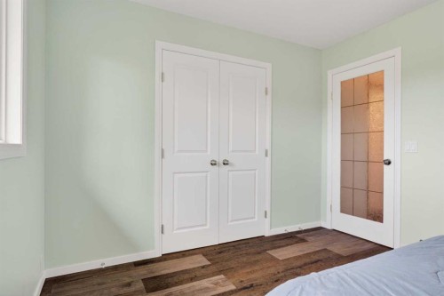 23 Bermuda Place Nw, Calgary, AB - Indoor Photo Showing Bedroom