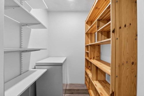 23 Bermuda Place Nw, Calgary, AB - Indoor