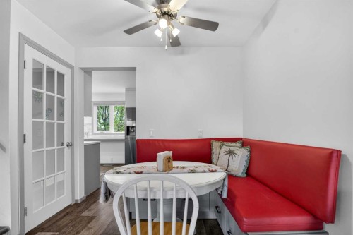 23 Bermuda Place Nw, Calgary, AB - Indoor Photo Showing Dining Room