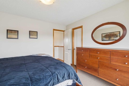 146 Cranberry Close Se, Calgary, AB - Indoor Photo Showing Bedroom