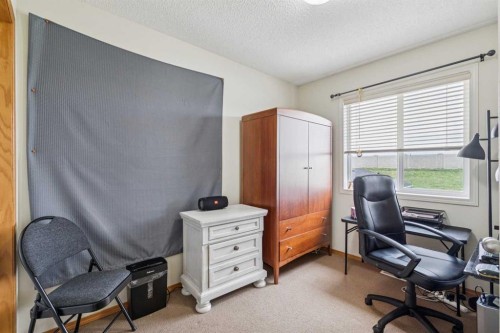 146 Cranberry Close Se, Calgary, AB - Indoor Photo Showing Office
