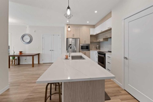 509-138 Sage Valley Common Nw, Calgary, AB - Indoor Photo Showing Kitchen With Upgraded Kitchen