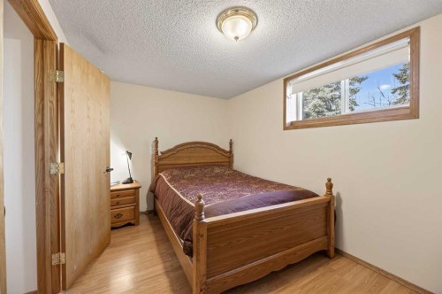 30344 Range Road 15, Rural Mountain View County, AB - Indoor Photo Showing Bedroom