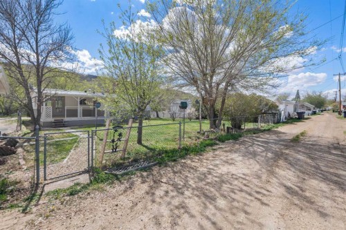 416 2 Avenue, Drumheller, AB - Outdoor