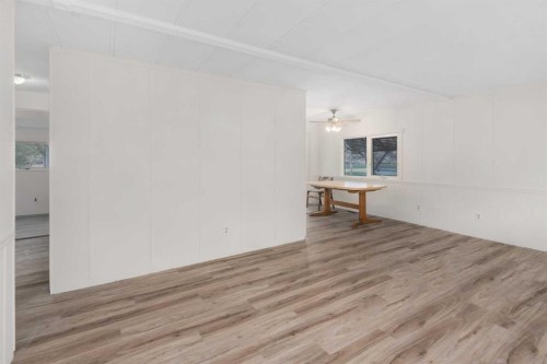 416 2 Avenue, Drumheller, AB - Indoor Photo Showing Other Room