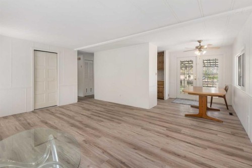 416 2 Avenue, Drumheller, AB - Indoor Photo Showing Other Room