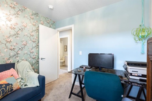 5 D'Arcy Boulevard, Okotoks, AB - Indoor Photo Showing Office
