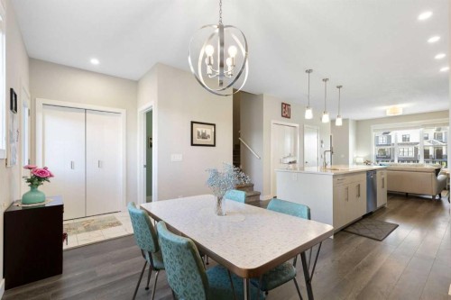 5 D'Arcy Boulevard, Okotoks, AB - Indoor Photo Showing Dining Room