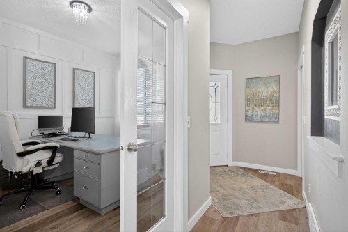 176 Chapalina Heights Se, Calgary, AB - Indoor Photo Showing Office
