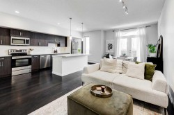 214-7 Westpark Common SW Calgary, AB T3H 0Y4