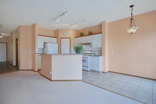 78 Hamptons Link Nw, Calgary, AB - Indoor Photo Showing Kitchen