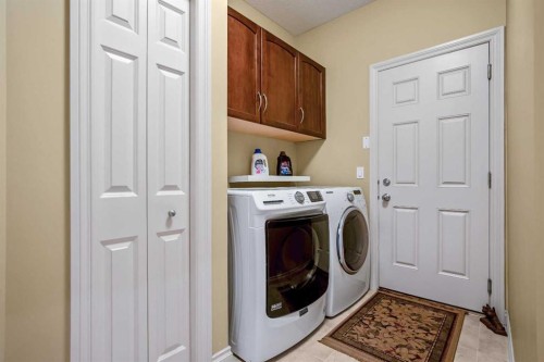 1503 Montgomery Place Se, High River, AB - Indoor Photo Showing Laundry Room