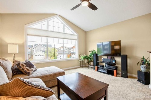 1503 Montgomery Place Se, High River, AB - Indoor Photo Showing Living Room