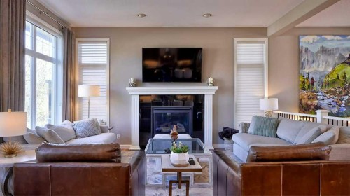364 Chapala Point Se, Calgary, AB - Indoor Photo Showing Living Room