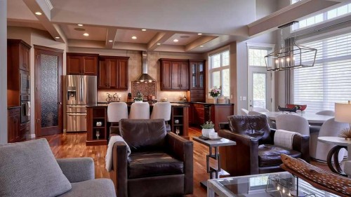 364 Chapala Point Se, Calgary, AB - Indoor Photo Showing Kitchen