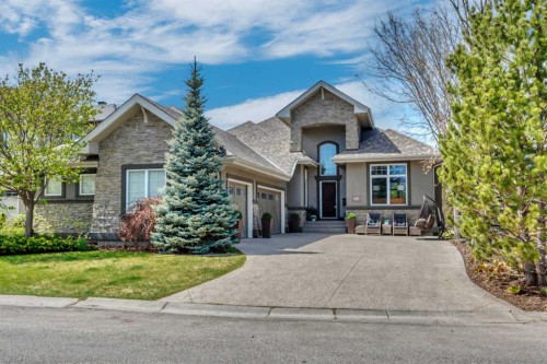 364 Chapala Point Se, Calgary, AB - Outdoor With Facade