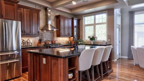 364 Chapala Point Se, Calgary, AB - Indoor Photo Showing Kitchen