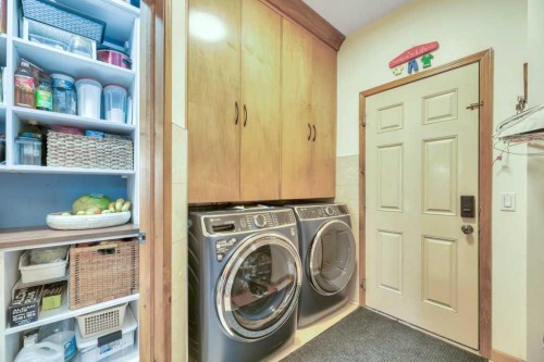 22 Kincora Heights Nw, Calgary, AB - Indoor Photo Showing Laundry Room