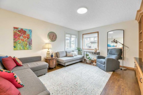 22 Kincora Heights Nw, Calgary, AB - Indoor Photo Showing Living Room