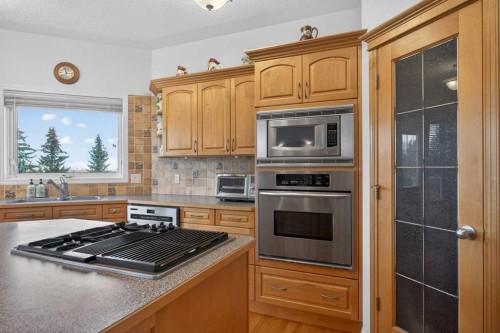 307 Hampstead Way Nw, Calgary, AB - Indoor Photo Showing Kitchen With Double Sink