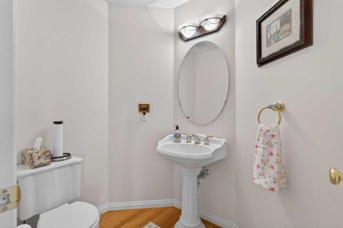 307 Hampstead Way Nw, Calgary, AB - Indoor Photo Showing Bathroom