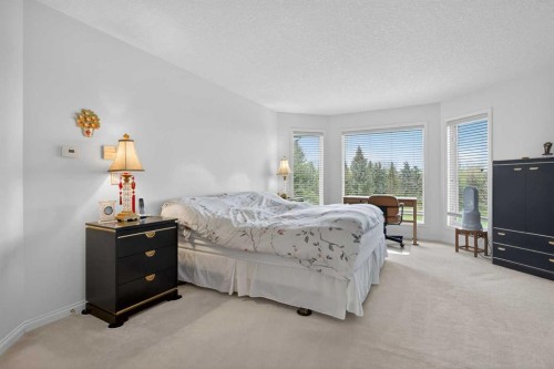 307 Hampstead Way Nw, Calgary, AB - Indoor Photo Showing Bedroom