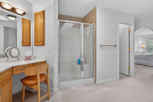 307 Hampstead Way Nw, Calgary, AB - Indoor Photo Showing Bathroom