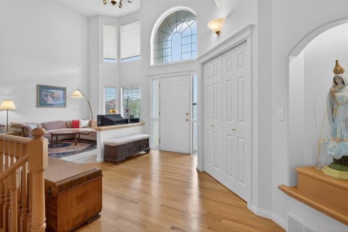 307 Hampstead Way Nw, Calgary, AB - Indoor Photo Showing Other Room