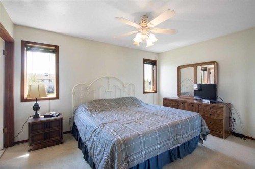 2 Madison Court, Strathmore, AB - Indoor Photo Showing Bedroom
