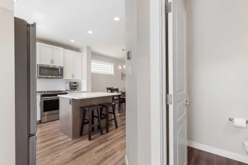 1334 Walden Drive Se, Calgary, AB - Indoor Photo Showing Kitchen