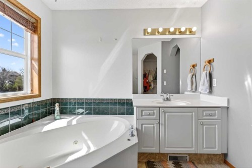 100 Tuscany Way Nw, Calgary, AB - Indoor Photo Showing Bathroom