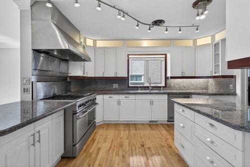 2011 6 Avenue Nw, Calgary, AB - Indoor Photo Showing Kitchen