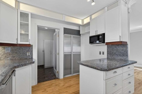 2011 6 Avenue Nw, Calgary, AB - Indoor Photo Showing Kitchen With Upgraded Kitchen