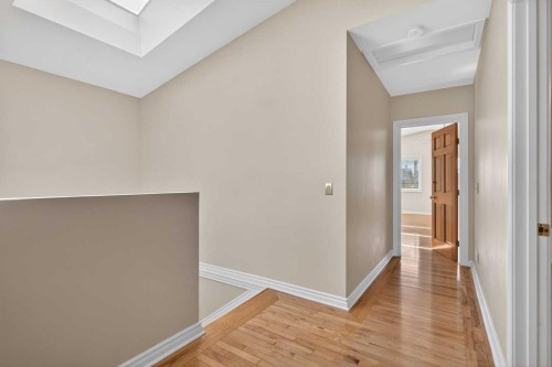 2011 6 Avenue Nw, Calgary, AB - Indoor Photo Showing Other Room
