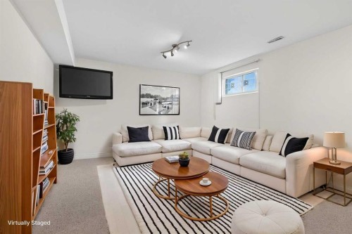 2011 6 Avenue Nw, Calgary, AB - Indoor Photo Showing Living Room