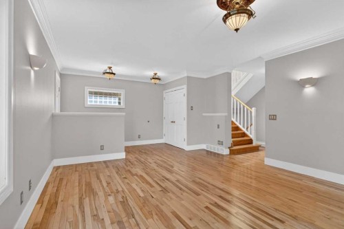 2011 6 Avenue Nw, Calgary, AB - Indoor Photo Showing Other Room