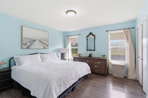 46 Valarosa Drive, Didsbury, AB - Indoor Photo Showing Bedroom