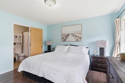46 Valarosa Drive, Didsbury, AB - Indoor Photo Showing Bedroom