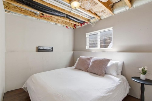 46 Valarosa Drive, Didsbury, AB - Indoor Photo Showing Bedroom