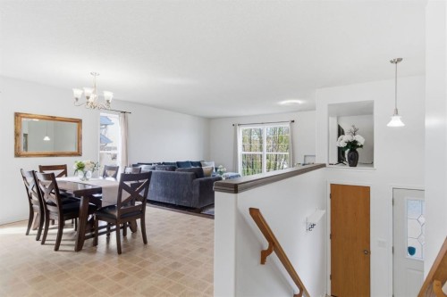 46 Valarosa Drive, Didsbury, AB - Indoor Photo Showing Dining Room