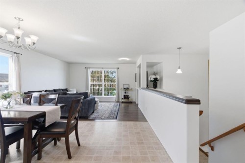 46 Valarosa Drive, Didsbury, AB - Indoor Photo Showing Dining Room