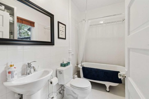 1305 20 Avenue Nw, Calgary, AB - Indoor Photo Showing Bathroom