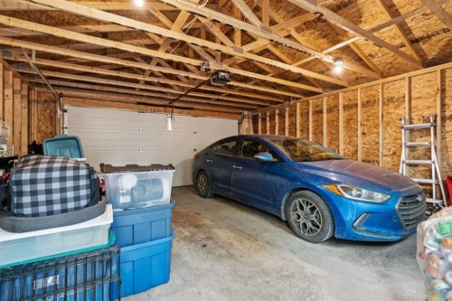 1305 20 Avenue Nw, Calgary, AB - Indoor Photo Showing Garage