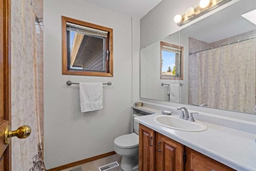 28 Ranchridge Way Nw, Calgary, AB - Indoor Photo Showing Bathroom