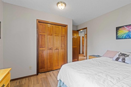 28 Ranchridge Way Nw, Calgary, AB - Indoor Photo Showing Bedroom
