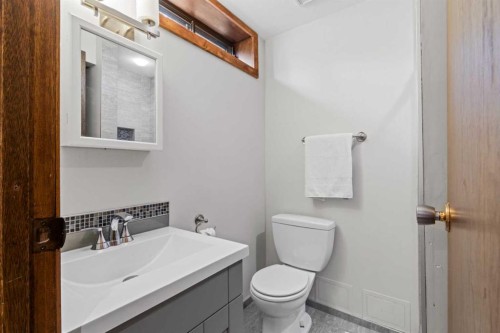 28 Ranchridge Way Nw, Calgary, AB - Indoor Photo Showing Bathroom